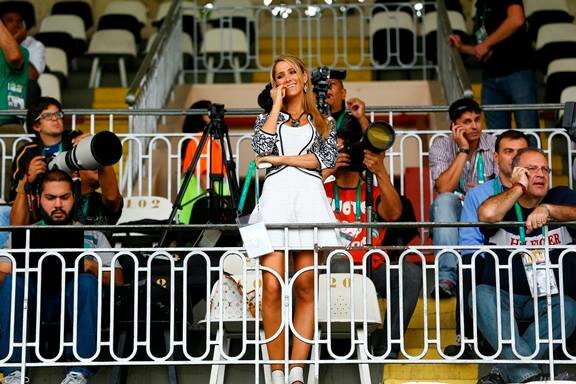 1003839_392270210883267_467684412_n