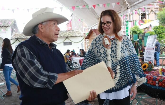 5 En “Martes Ciudadano”, SEGOB apoya para regularización de predios en Hueyapan
